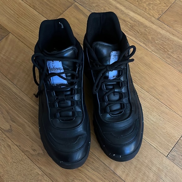 Alexander McQueen hiking boot/sneakers in EU39.